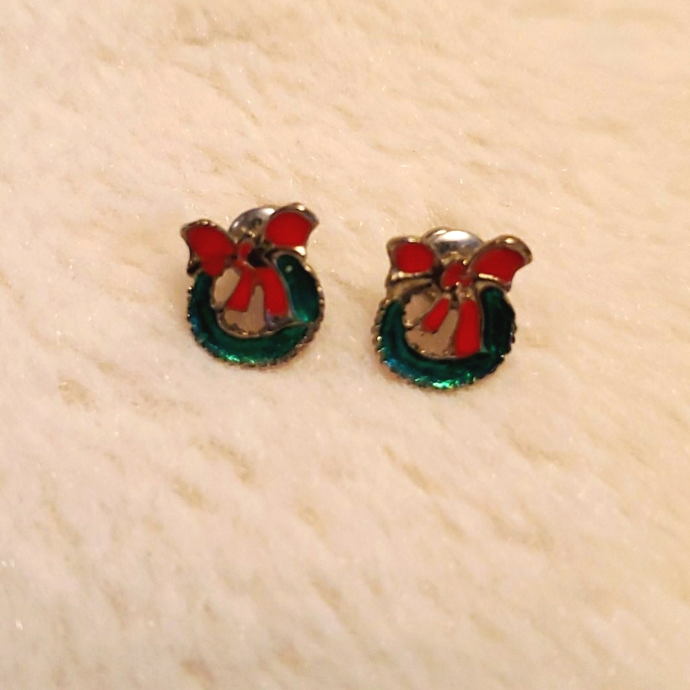Vintage Wreath Stud Earrings